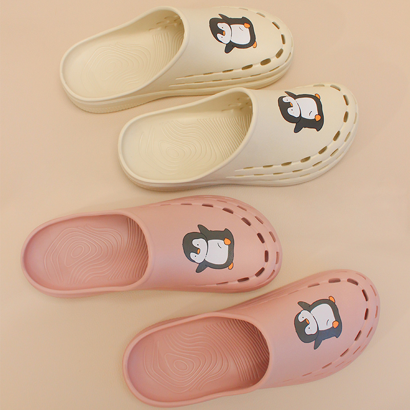 Men Shoes For Office Work - Pinguin-Bedruckte Tierklinik-Schuhe und Clogs für Damen